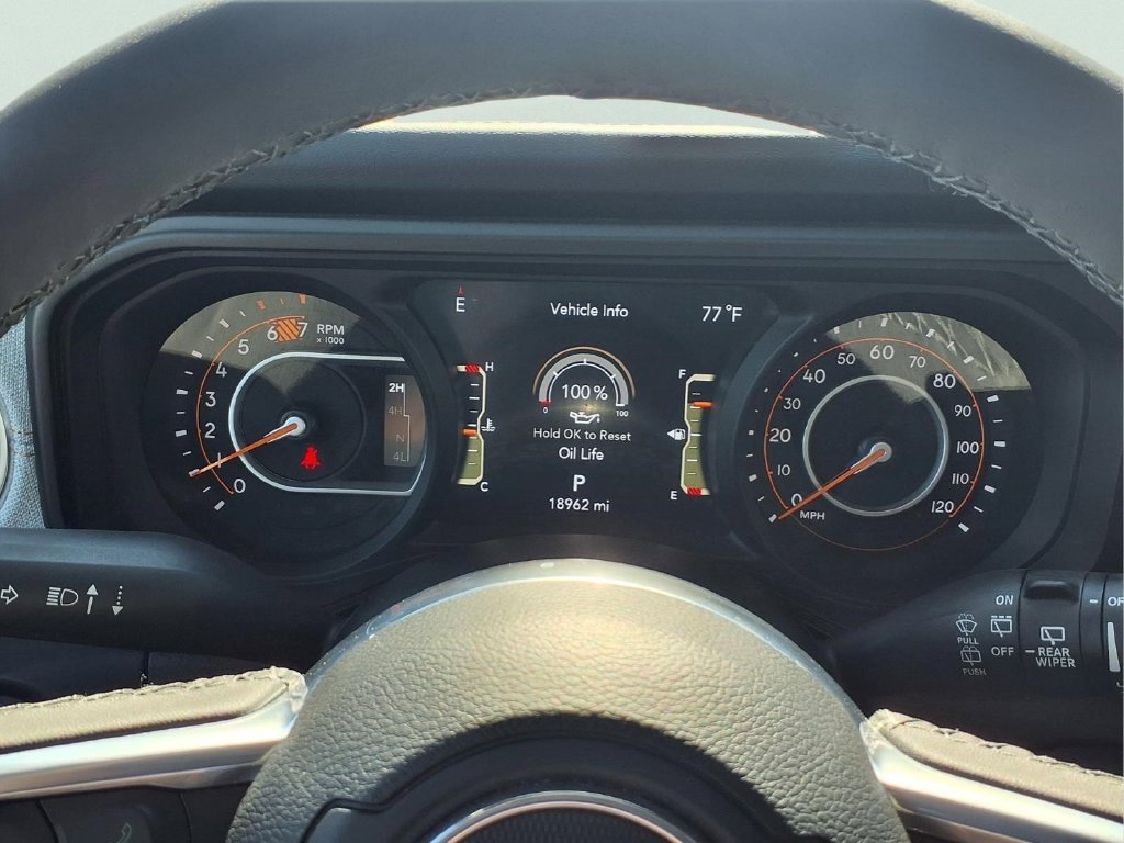 Used 2026 Jeep Wrangler Unlimited Sahara AWD/4WD image 14