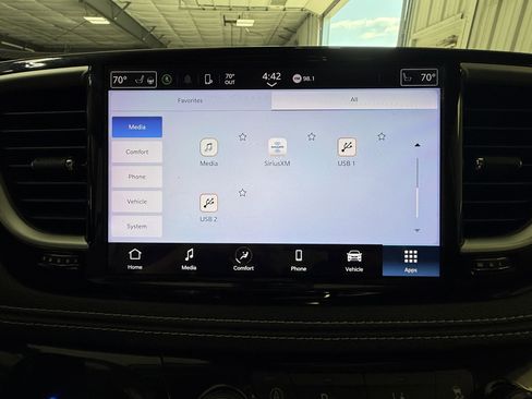 Used 2022 Chrysler Pacifica Touring-L FWD image 37