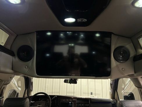 Used 2025 GMC Savana 2500 w/ Driver Convenience Package image 24