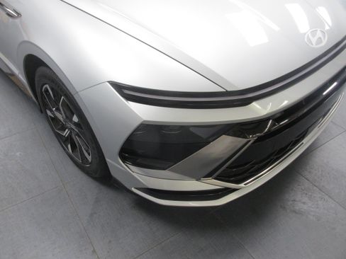 Used 2025 Hyundai Sonata SEL FWD image 9