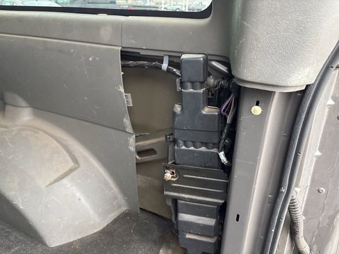 Used 2008 Chevrolet Express 1500 AWD Passenger w/ LT Preferred Equipment Group image 25