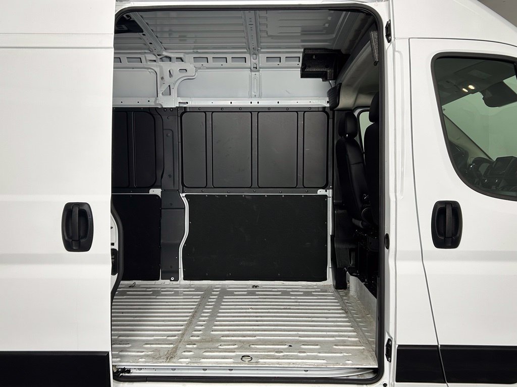 Used 2026 RAM ProMaster 2500 w/ Convenience Group FWD image 11