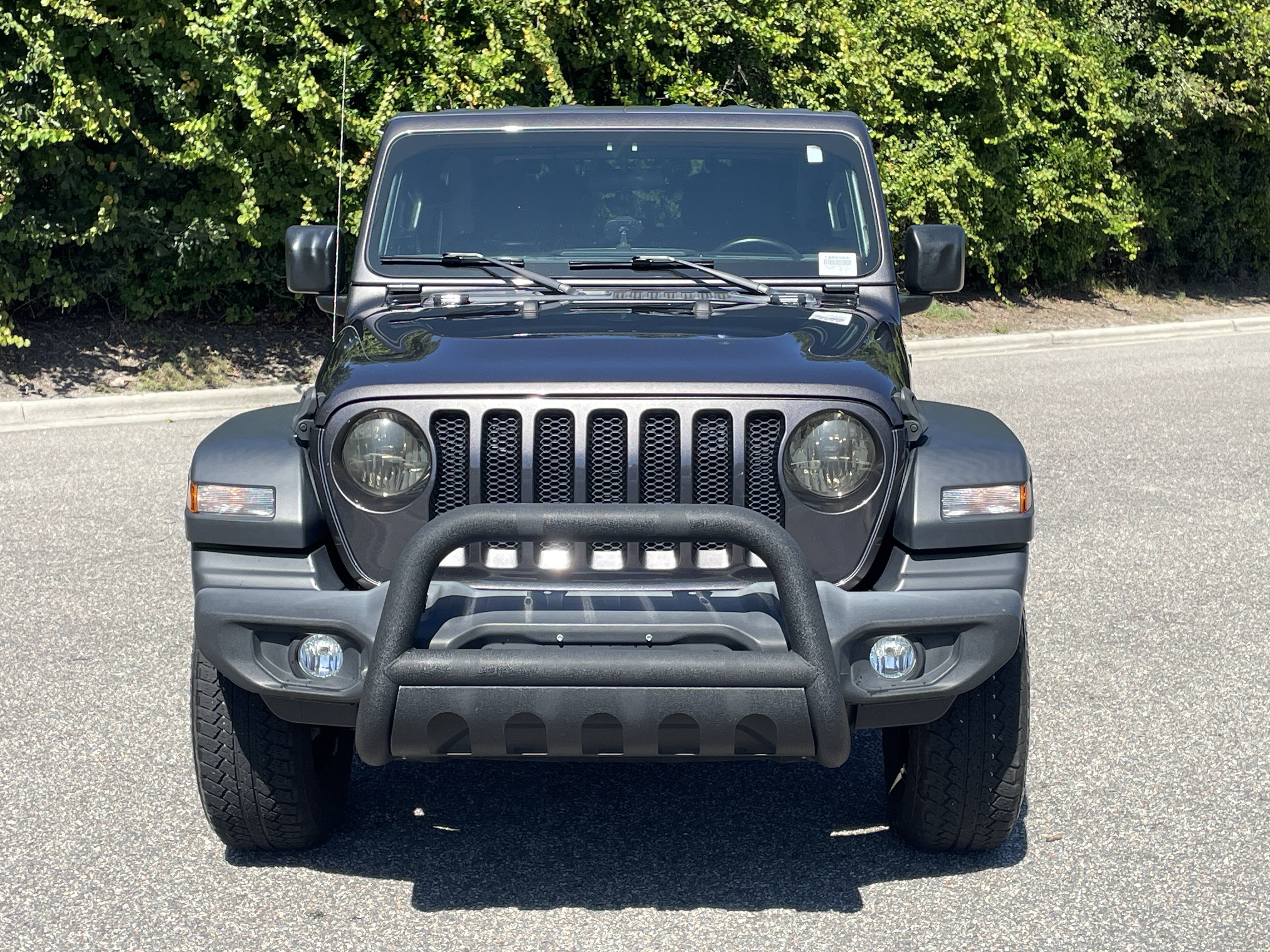 Used 2020 Jeep Wrangler Sport AWD/4WD image 3