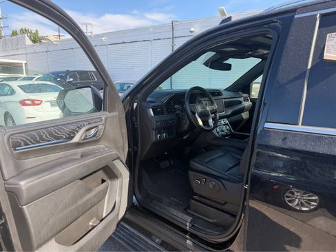 Used 2023 GMC Yukon Denali image 5