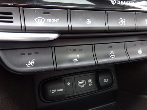 Used 2020 Hyundai Santa Fe Limited AWD/4WD image 21