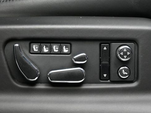 Used 2019 Bentley Bentayga image 65