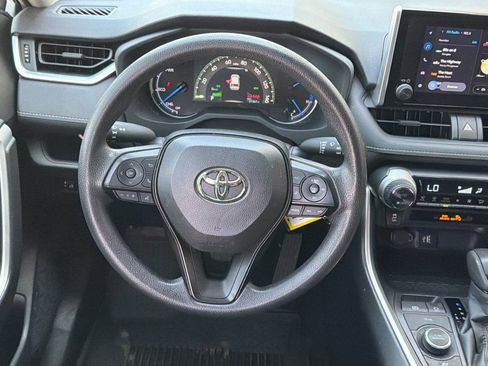 Used 2025 Toyota RAV4 LE AWD/4WD image 16