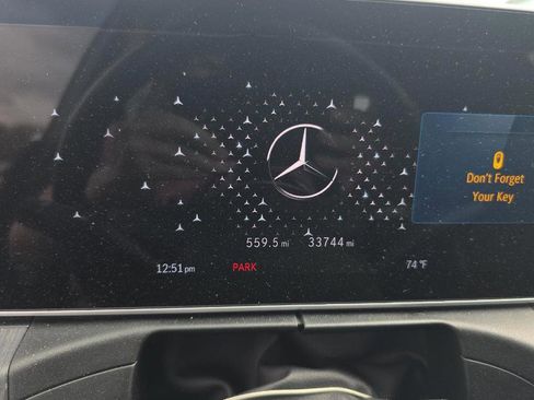 Used 2025 Mercedes-Benz C 300 4MATIC Sedan image 5