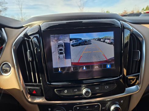 Used 2023 Chevrolet Traverse Premier image 29