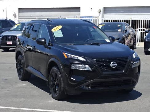 Used 2023 Nissan Rogue SV w/ SV Premium B Package FWD image 2
