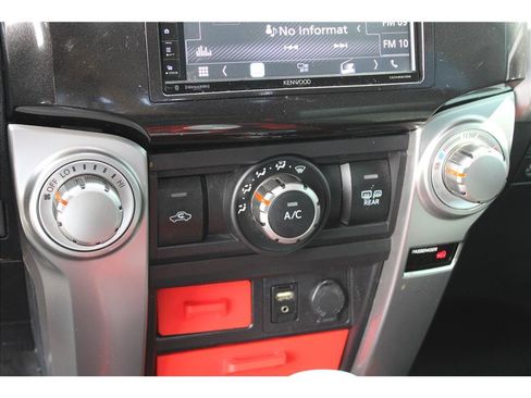 Used 2018 Toyota 4Runner SR5 AWD/4WD image 25