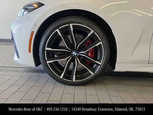 Used 2024 BMW 440i xDrive M440i xDrive w/ Premium Package image 9
