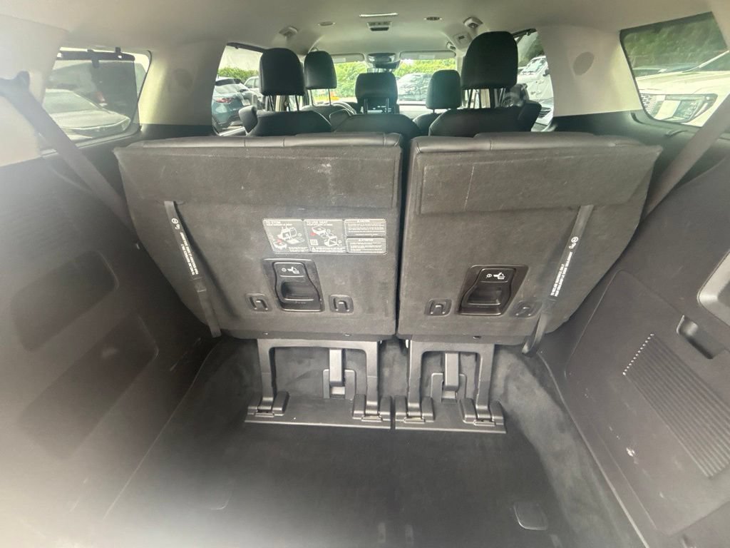 Used 2024 Kia Carnival EX FWD image 20