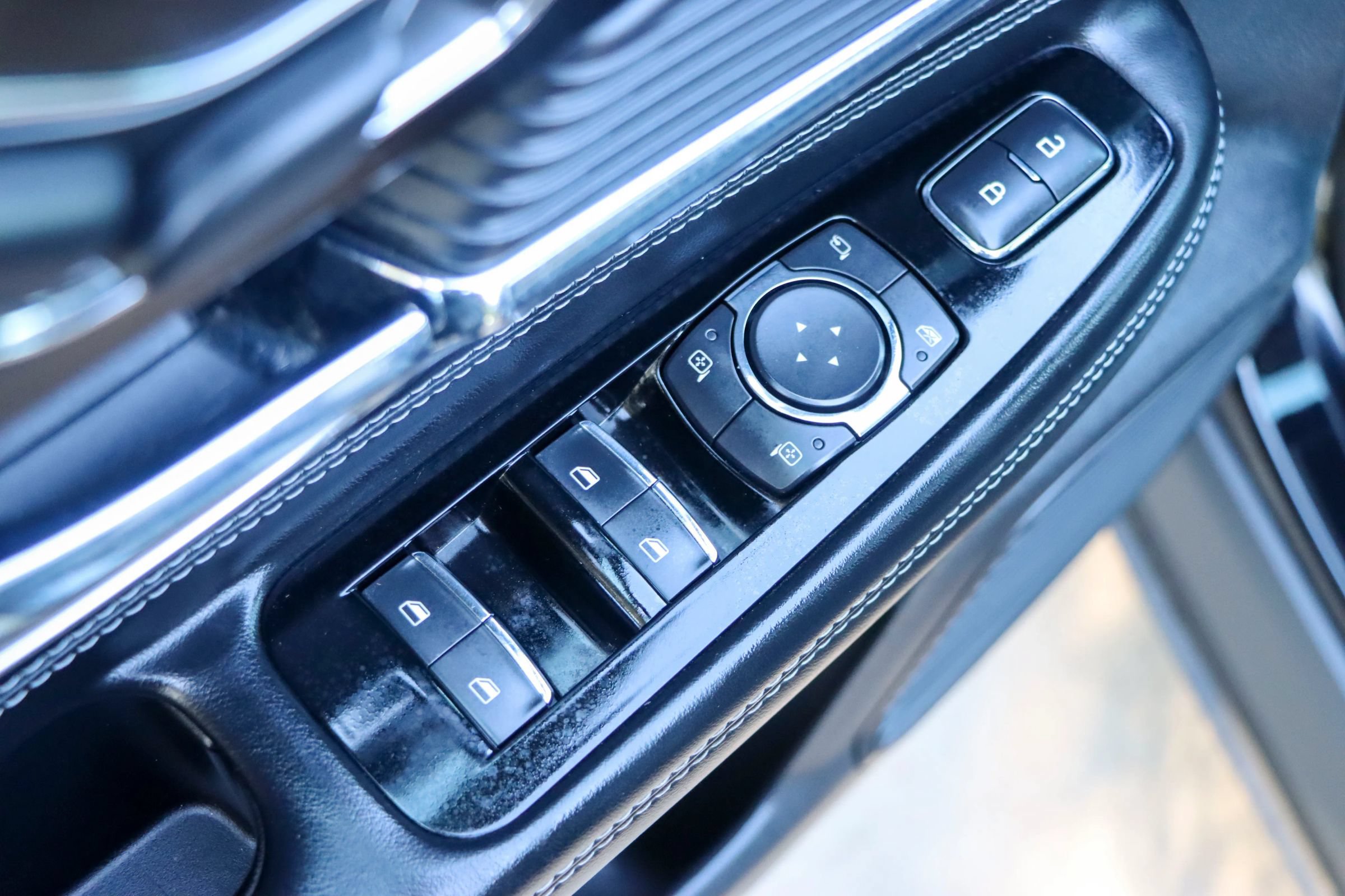Used 2020 Lincoln Corsair AWD w/ Premium Package image 14