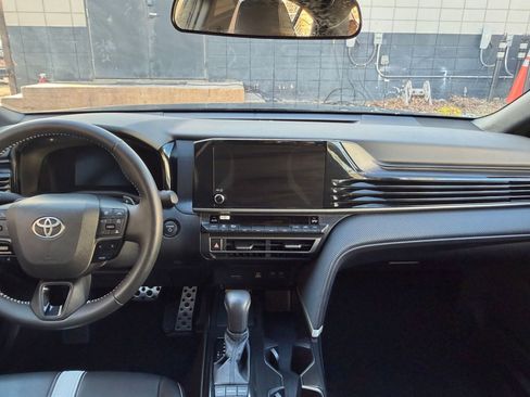 Used 2025 Toyota Camry LE image 18