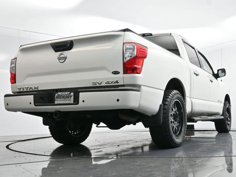 Used 2021 Nissan Titan SV w/ SV Convenience Package image 43