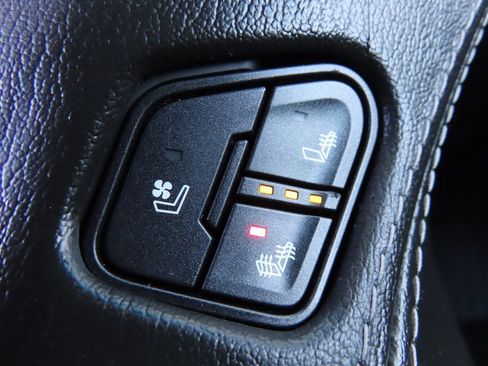 Certified 2018 GMC Yukon Denali w/ Denali Ultimate Package image 10