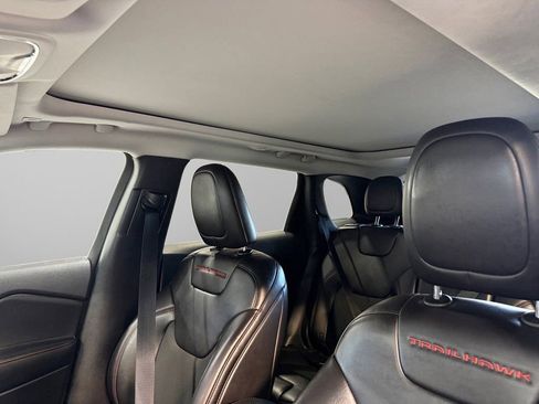 Used 2019 Jeep Cherokee Trailhawk w/ Comfort & Convenience Group image 41