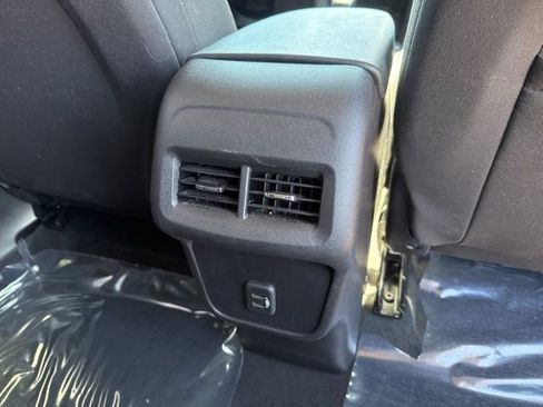 Used 2024 Chevrolet Equinox LT AWD/4WD image 48