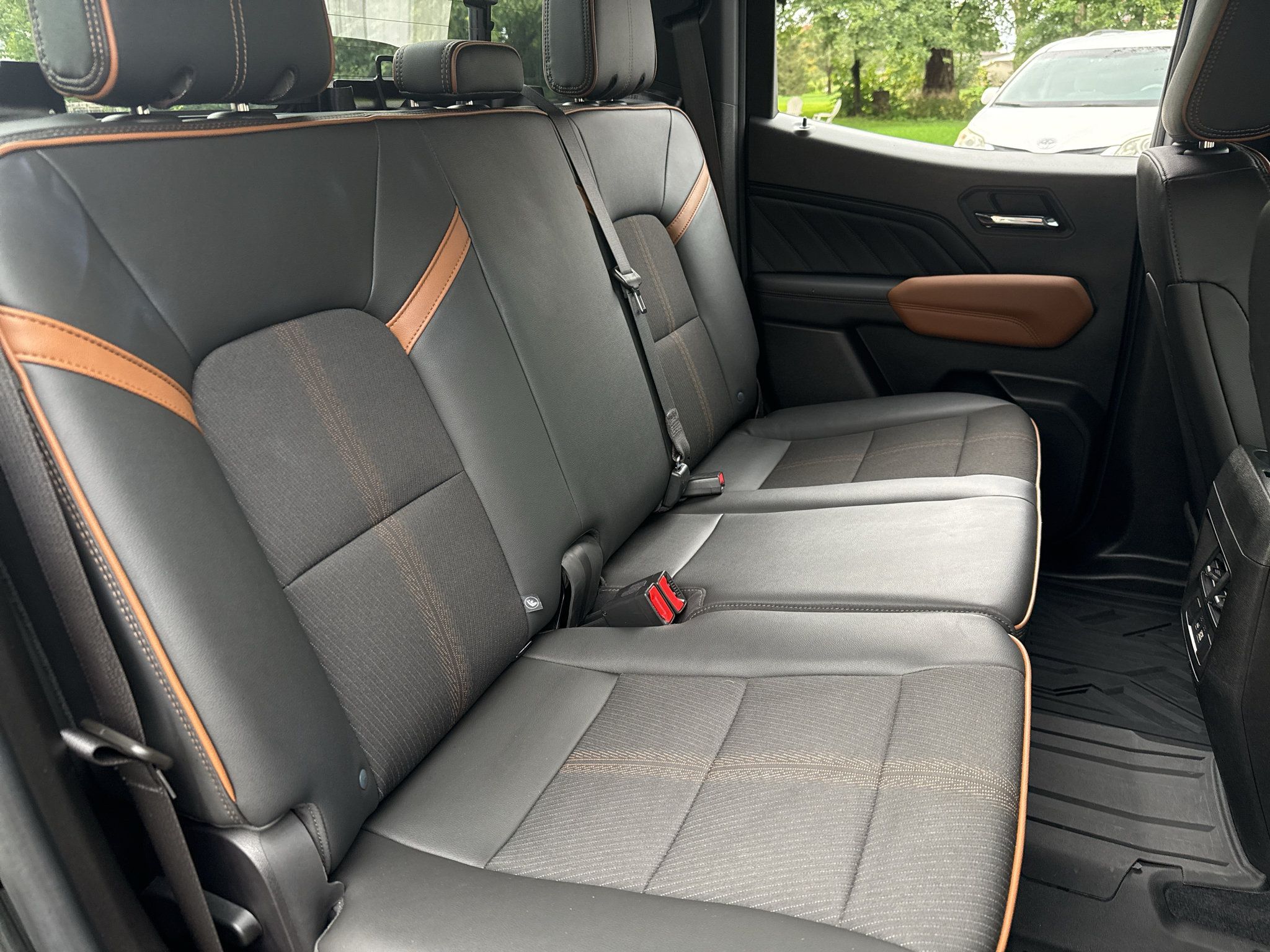 Used 2023 GMC Canyon AT4 w/ Canyon Safety Plus Package AWD/4WD image 17