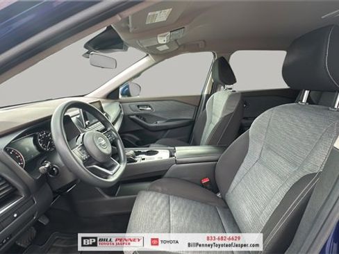 Used 2021 Nissan Rogue SV image 11