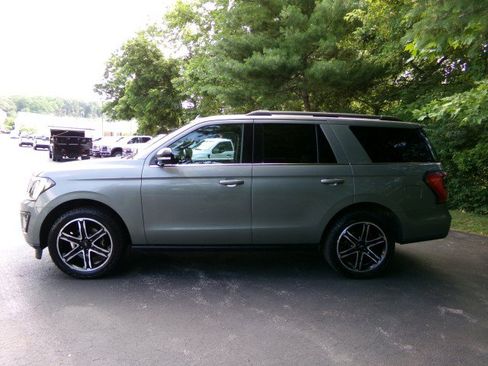 Used 2019 Ford Expedition Limited w/ Equipment Group 303A AWD/4WD image 6