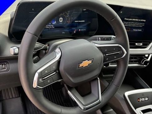 New 2026 Chevrolet Equinox LT w/ Convenience Package II FWD image 13