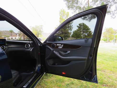 Used 2019 Mercedes-Benz C 300 Sedan w/ Premium Package image 14