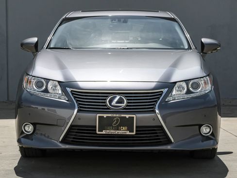 Used 2014 Lexus ES 300h w/ Luxury Package w/Bamboo Trim FWD image 5