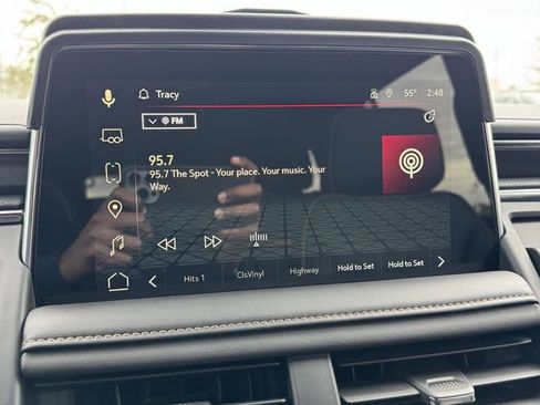 Used 2024 GMC Yukon AT4 w/ Technology Package image 17