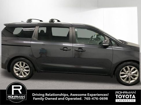 Used 2020 Kia Sedona EX FWD image 8