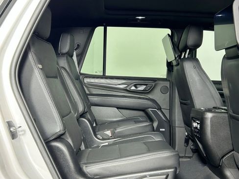 Used 2024 GMC Yukon Denali w/ Denali Reserve Package image 10