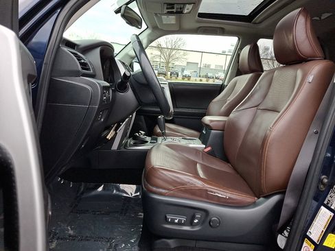 Used 2016 Toyota 4Runner Limited image 14