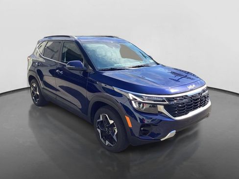 Used 2025 Kia Seltos EX w/ EX Sunroof Package AWD/4WD image 3