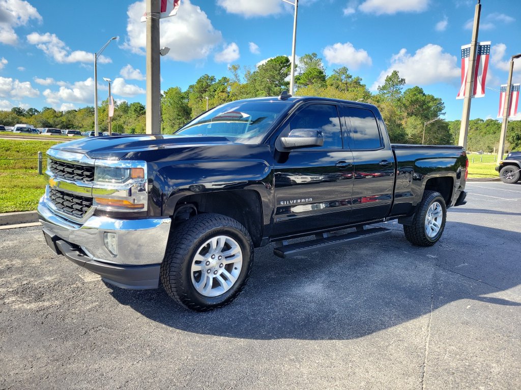 Used 2019 Chevrolet Silverado 1500 LT w/ All Star Edition AWD/4WD image 2