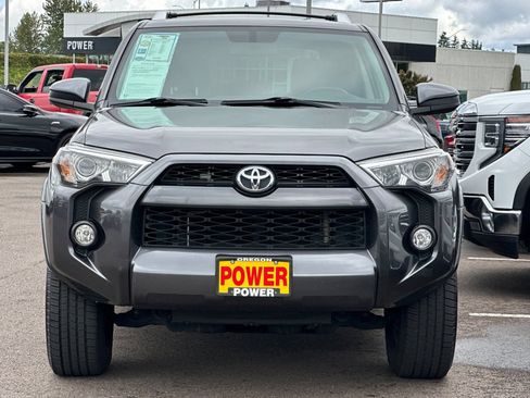 Used 2016 Toyota 4Runner SR5 AWD/4WD image 9