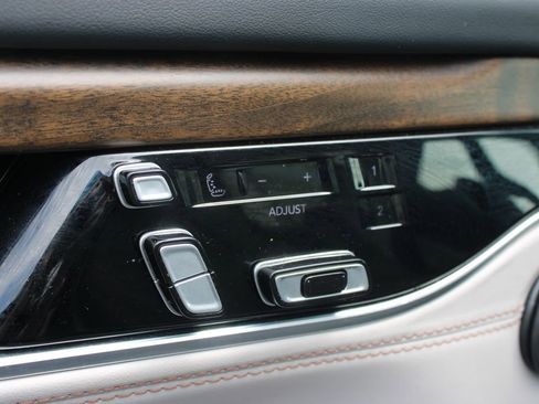 Used 2023 Jeep Grand Wagoneer Series II w/ Flexible Seating Group AWD/4WD image 23