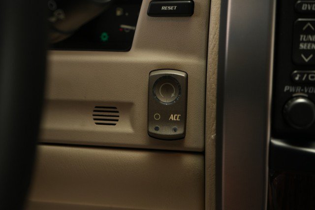 Used 2006 Cadillac XLR V RWD image 31