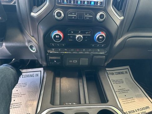 Used 2023 GMC Sierra 2500 AT4 w/ AT4 Preferred Package image 12