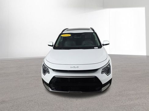 Certified 2025 Kia Niro EX Touring image 47
