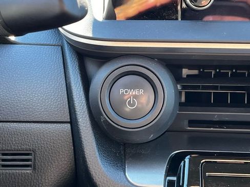 Used 2025 Toyota Prius LE image 20