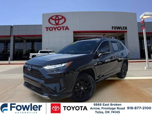 Used 2024 Toyota RAV4 SE AWD/4WD image 2