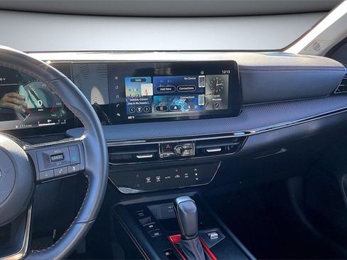 Certified 2025 Nissan Kicks SR image 9