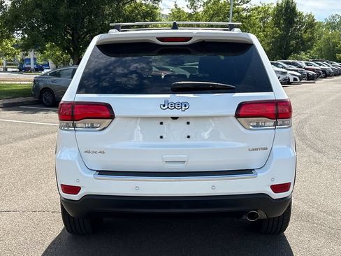 Used 2022 Jeep Grand Cherokee Limited w/ Tech Group AWD/4WD image 3