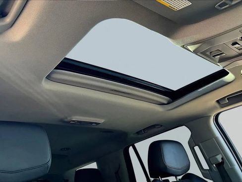 Used 2019 Cadillac Escalade Luxury AWD/4WD image 27