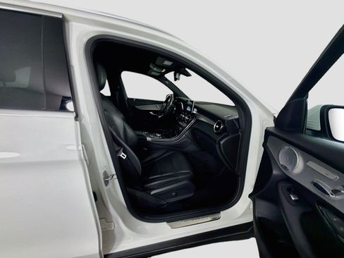 Used 2019 Mercedes-Benz GLC 300 4MATIC image 32