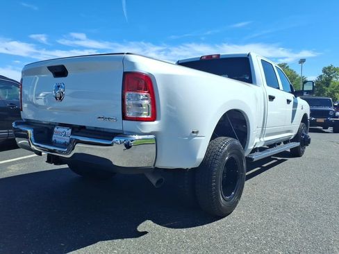 Used 2024 RAM 3500 Tradesman w/ Chrome Appearance Group AWD/4WD image 17