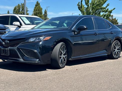 Used 2021 Toyota Camry SE FWD image 2