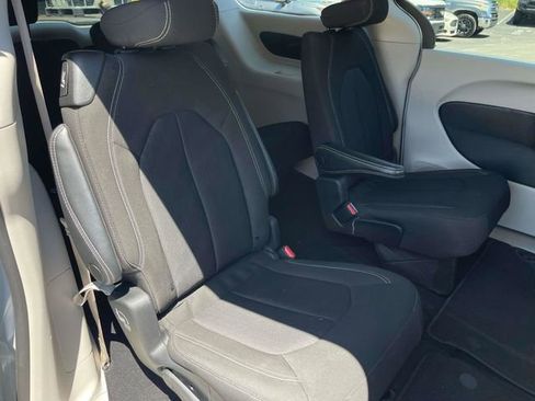 Used 2023 Chrysler Voyager LX FWD image 27