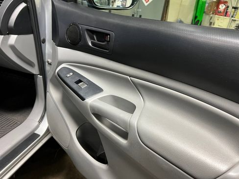 Used 2014 Toyota Tacoma PreRunner image 35